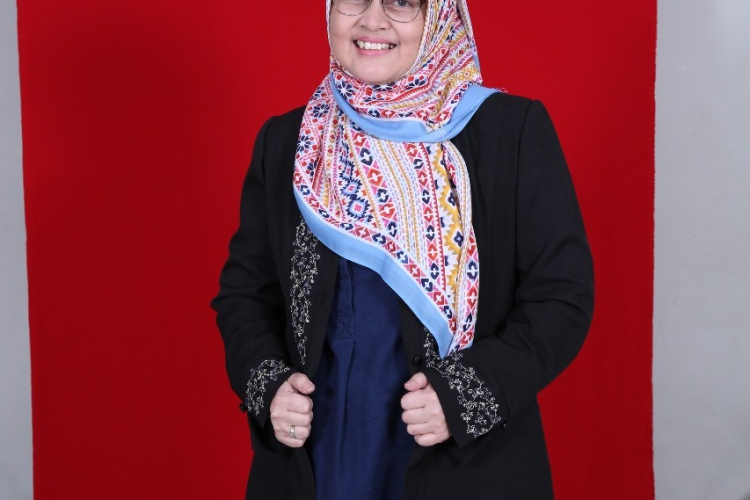 Dr. Hj. Dine Agustine, S.Si., M.Si Wisata yang Paling Indah adalah Mengajar